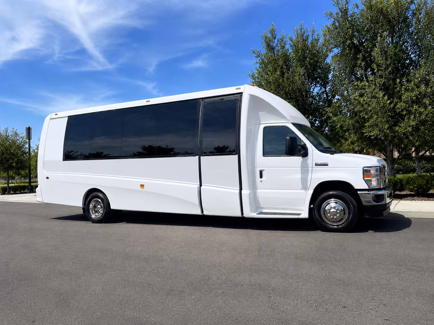 bus rentals for corporate dinners client events and team nights out