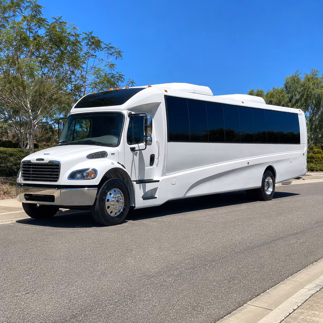 charter buses to shoreline amphitheatre shows in mountain view