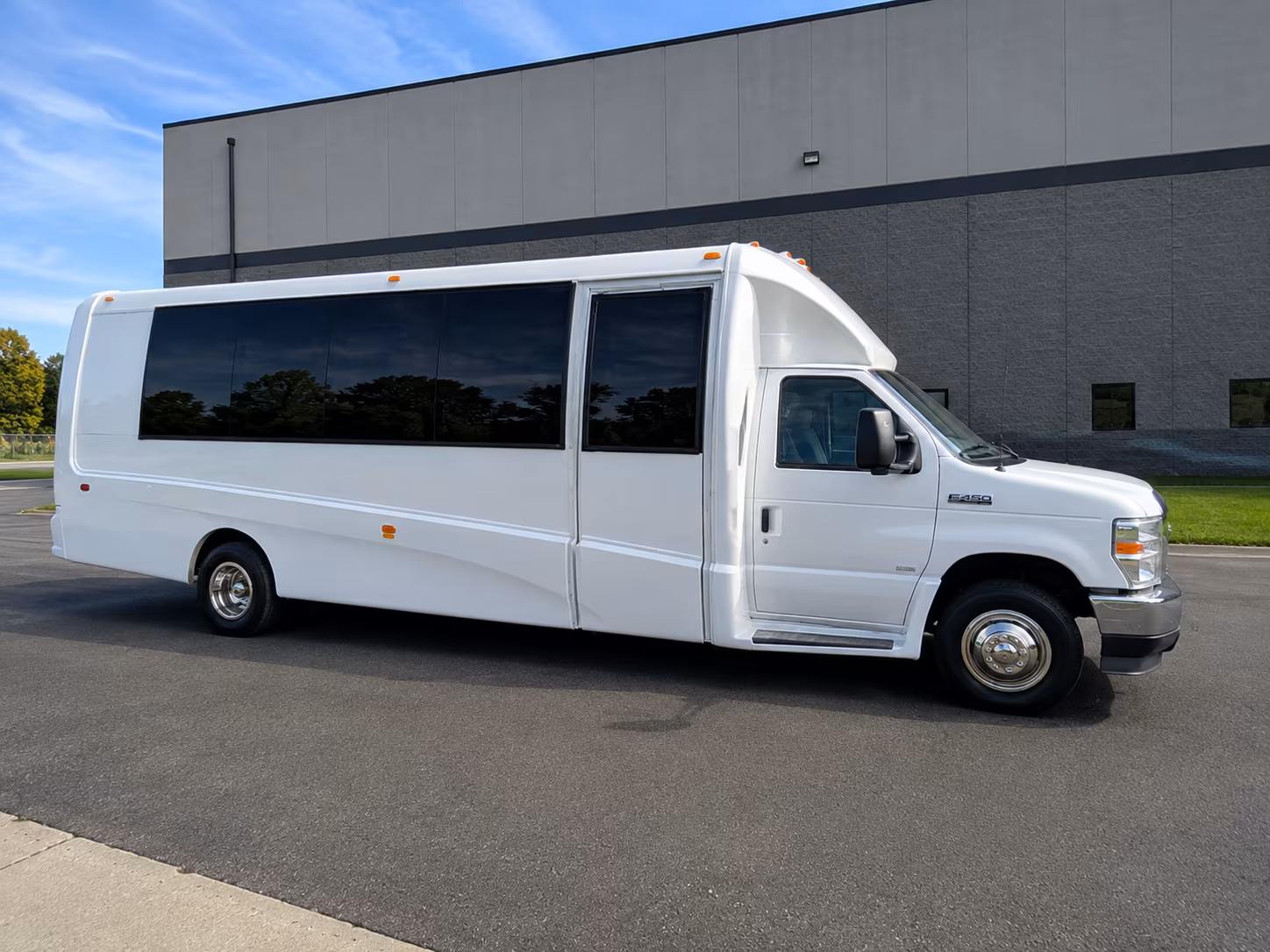 convention and conference shuttle buses for redwood city and the peninsula