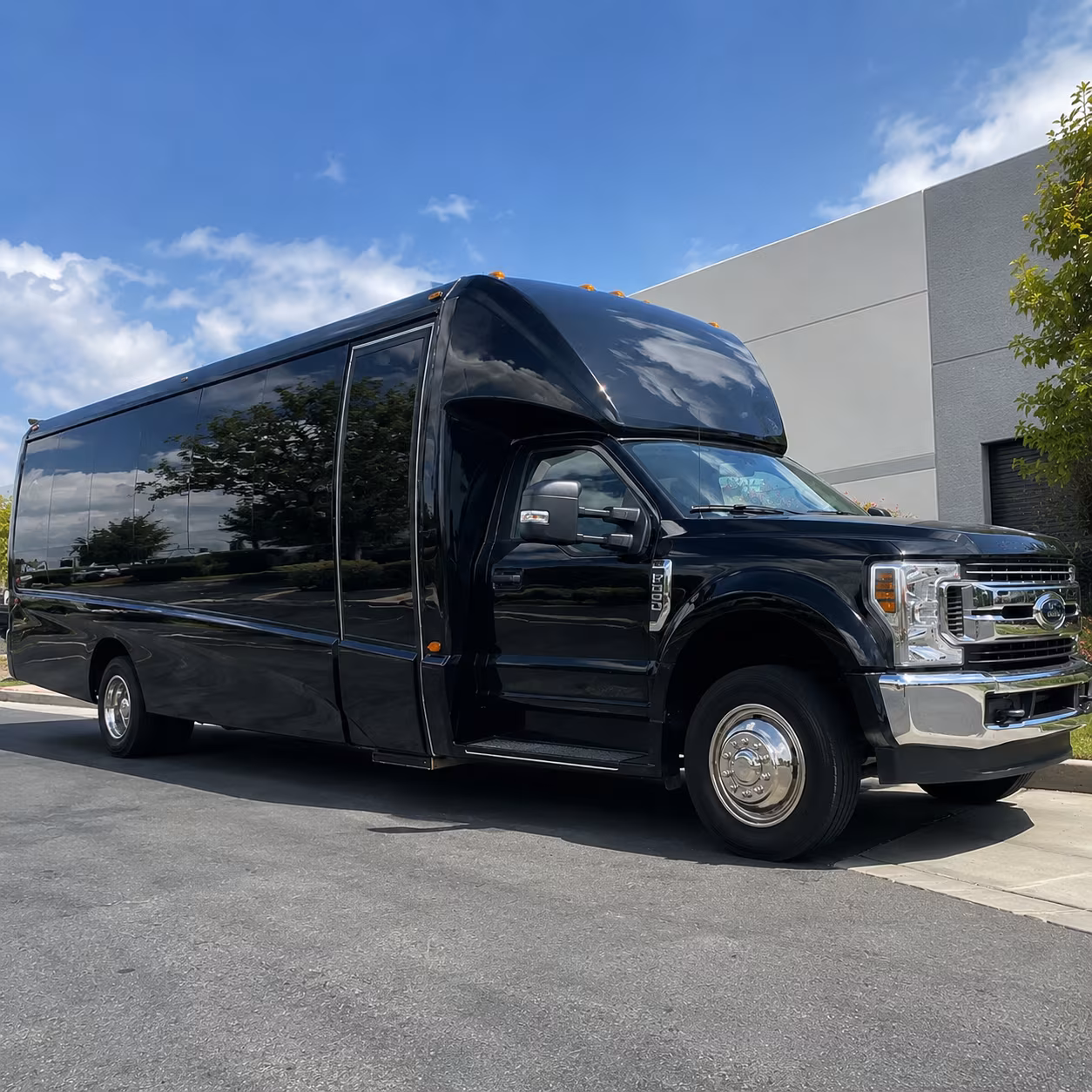 minibus rentals for smaller redwood city prom groups